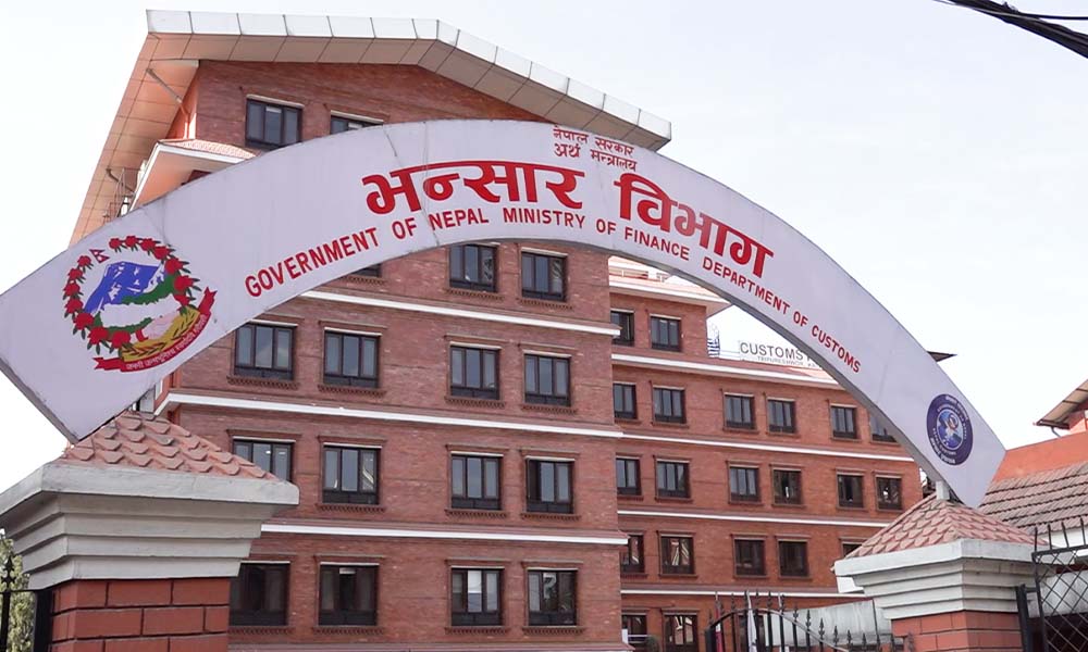 चीनसँग व्यापार असन्तुलन गहिरिँदै, ११ महिनामा ३.८२ खर्बको आयात हुँदा निर्यात केवल १.५९ अर्ब